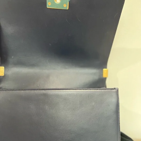 CHANEL Le Boy Medium - Picture 9 of 12